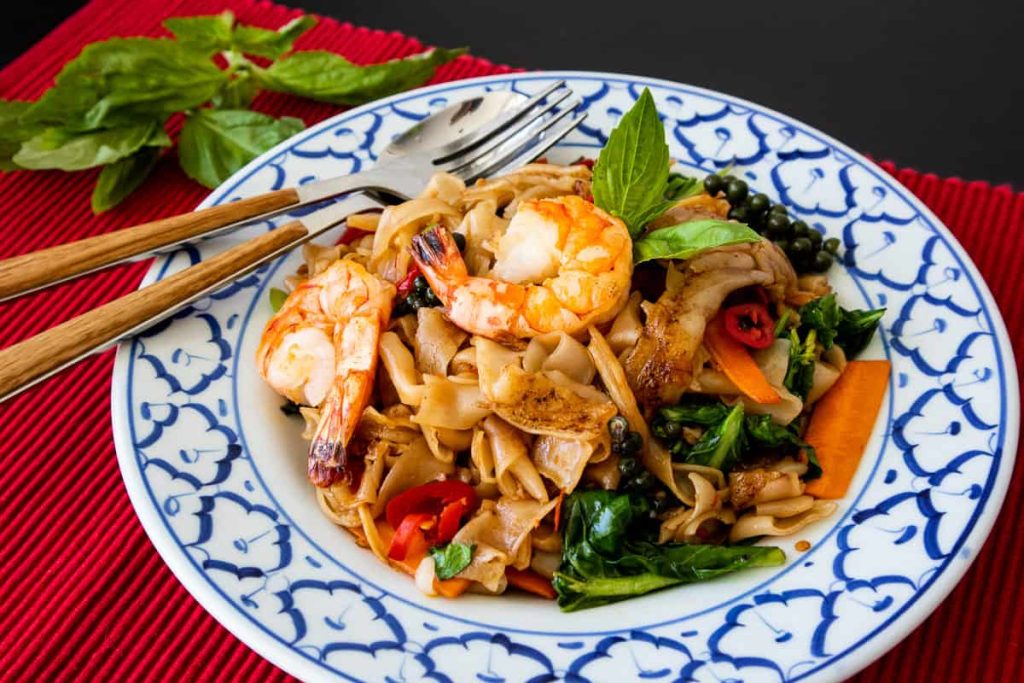 MAKANAN MINUMAN INI HALAL APA HARAM ? PAD KEE MAO