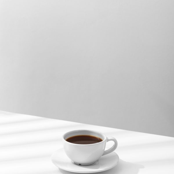 KOPI VS. TEH: MANA YANG LEBIH BAIK UNTUK KESEHATAN DAN PRODUKTIVITAS ANDA?