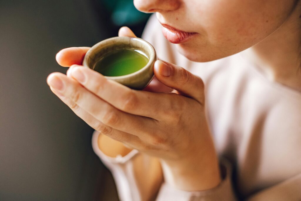 Skincare Matcha - pexels-roman-odintsov-5975979