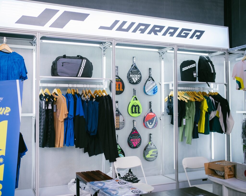 Stand-Toko-Raket-Padel-di-Padel-Pro