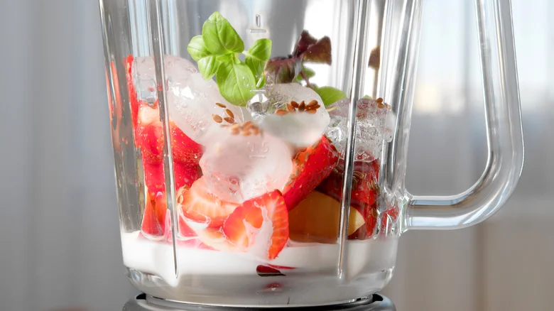 Blender Plastic vs Glass - Kovtun Dmitriy Shutterstock