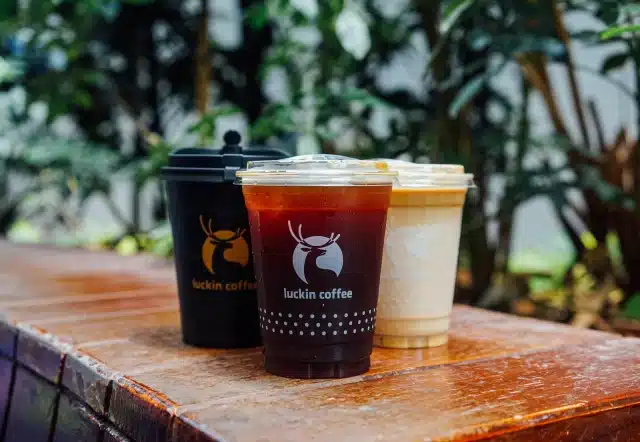 Read more about the article Gebrakan: Luckin Coffee Caplok Blue Bottle!